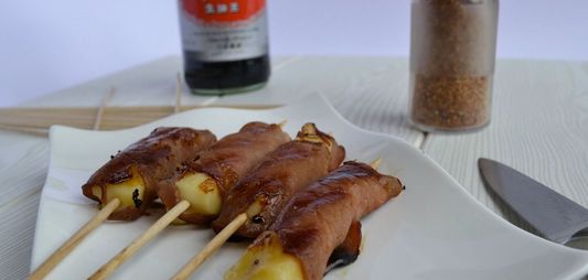 Bacon-Emmentaler Yakitori-Spieße