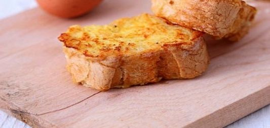 French Toast mit Reibekäse